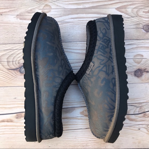 UGG Tasman Street Graffiti Slippers - Picture 6 of 16